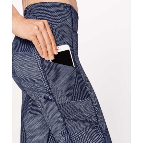 LULULEMON Speed Up Crop 21" Blue White Stripe Design Workout Leggings Size 4 - Picture 7 of 15